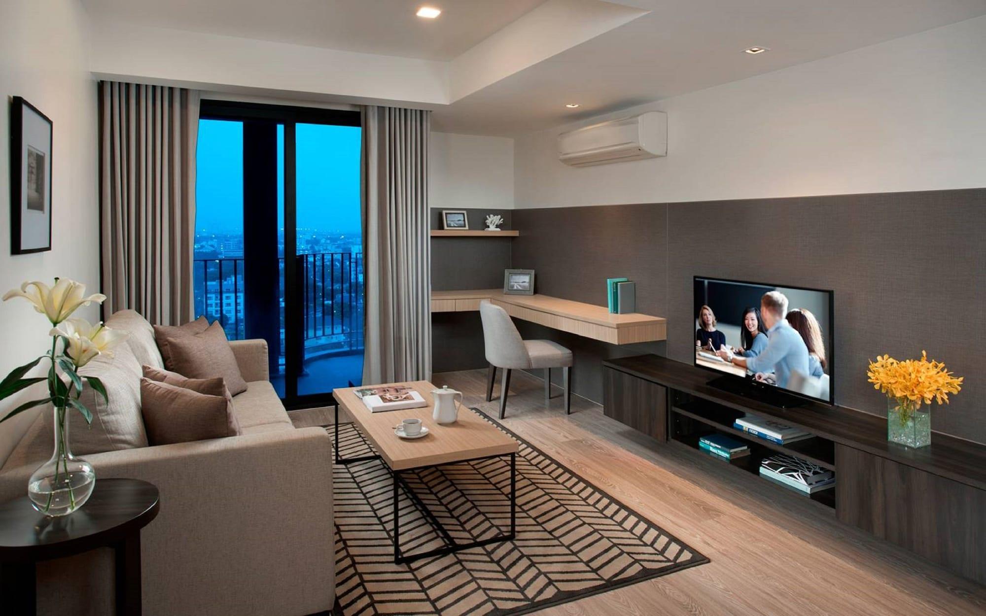Somerset Ekamai Apartment *